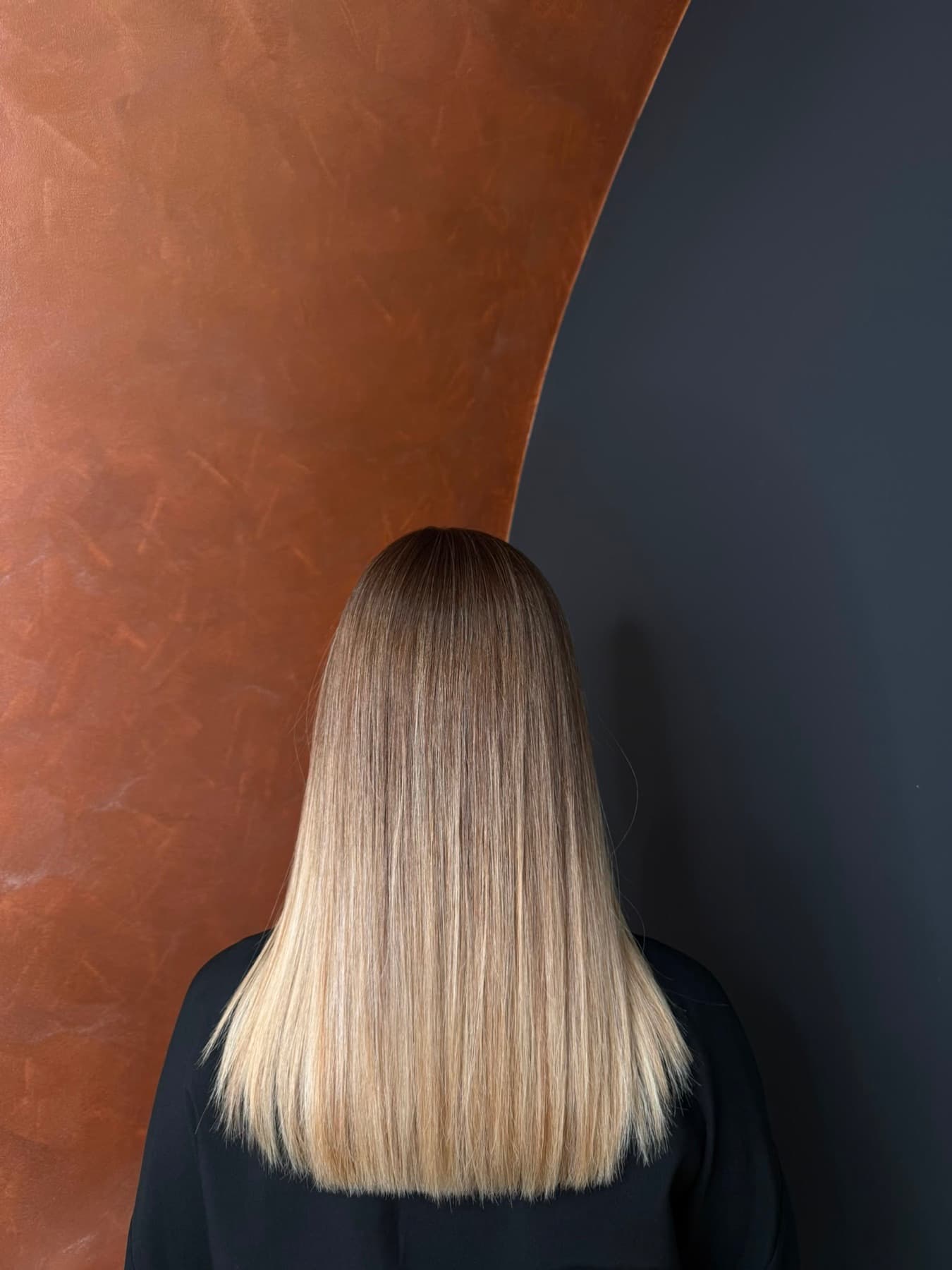 Bright blonde — Mave Milano
